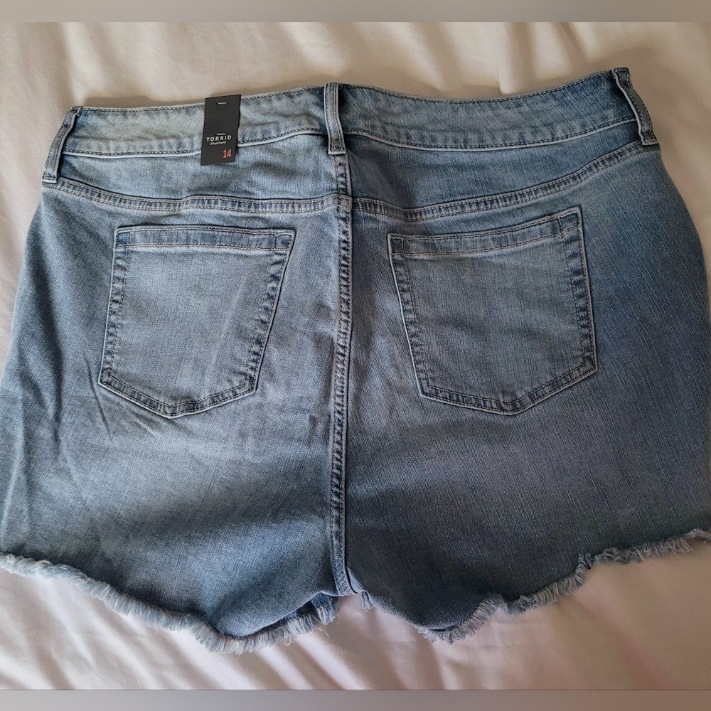 Torrid Light Blue Denim Jeans - Picture 3 of 4